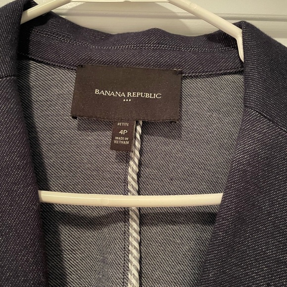 Banana Republic Women’s Blazer - Picture 2 of 3